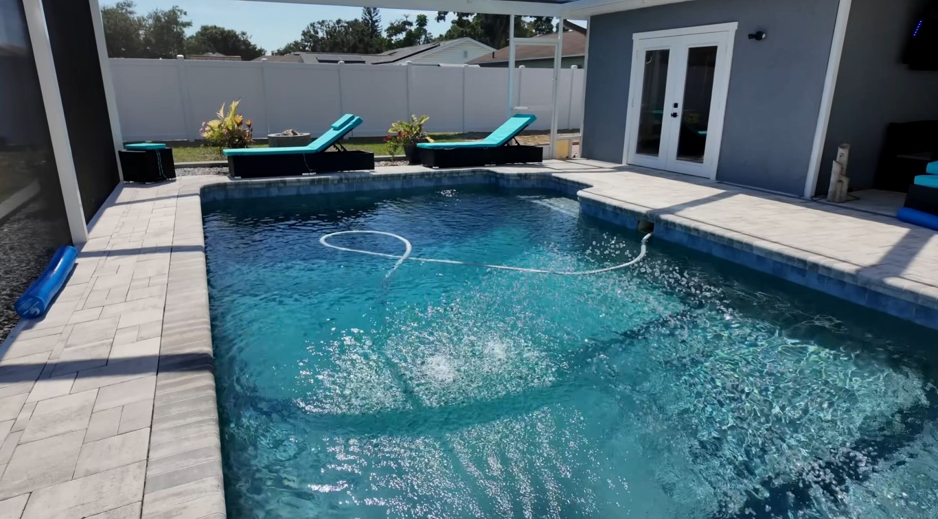 Beautiful clean pool with professional maintenance in Haltom City, TX